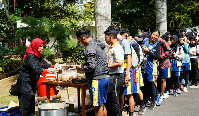 Puluhan Mahasiswa Ramaikan BPU 60 Minutes 60 Days Cycling-Running-Walking in 60th UNSOED