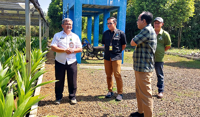 BPSI-TRI Kementerian Pertanian Beri Bibit Kopi & Kelapa Kepada Unsoed