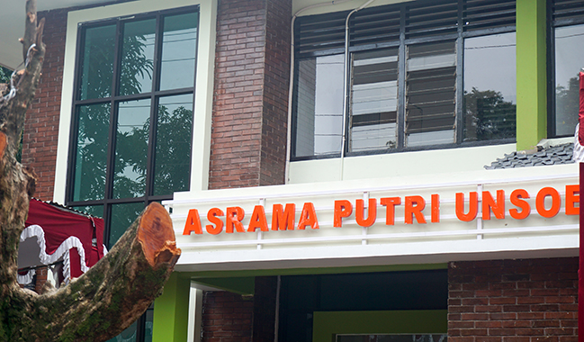 Rektor UNSOED Resmikan Gedung Asrama Putri