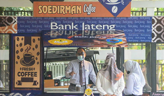 UNSOED Terima Food Truck dari Bank Jateng
