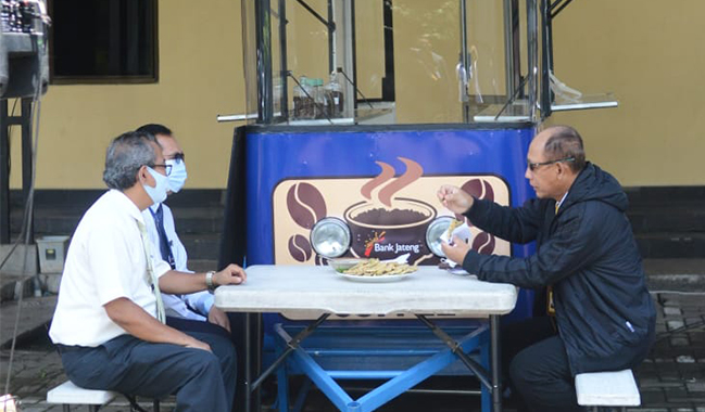 UNSOED Terima Food Truck dari Bank Jateng