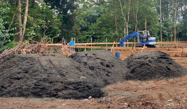 Tingkatkan Produktivitas, BPU Bangun Kandang Ayam Closed House II di Gunung Tugel 