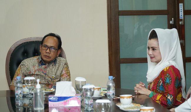 Anggota Komisi V DPR RI Novita Wijayanti Mengunjungi Lokasi Pembangunan Rusunawa 2 Unsoed