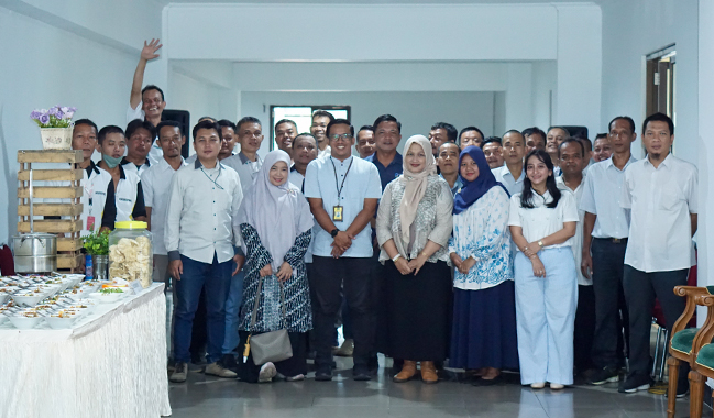 Rayakan Idul Fitri 1445 H, Pimpinan dan Staf BPU Bersilaturahmi di Kantor