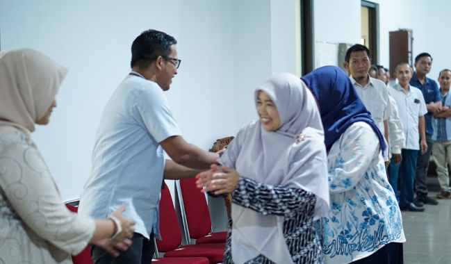 Rayakan Idul Fitri 1445 H, Pimpinan dan Staf BPU Bersilaturahmi di Kantor