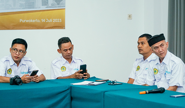 Knowledge Sharing Pengelolaan Unit Usaha antara BPU Unsoed dan Untirta